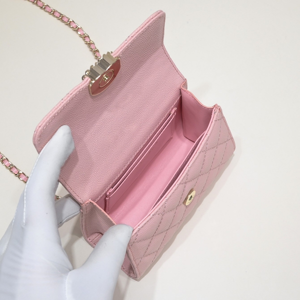 シャネルバッグ着用イメージ